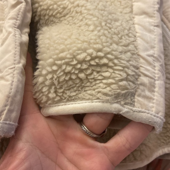 Patagonia Women's Retro-X Jacket
Style #23071 Women's Cream Fleece Jacket Sz L - Picture 9 of 10